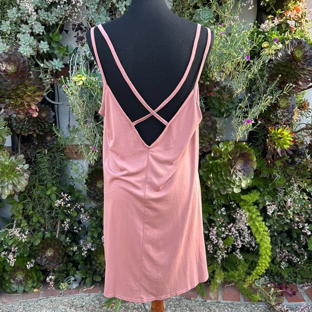 Pretty Sleeveless Dress - Picture 2 of 2
